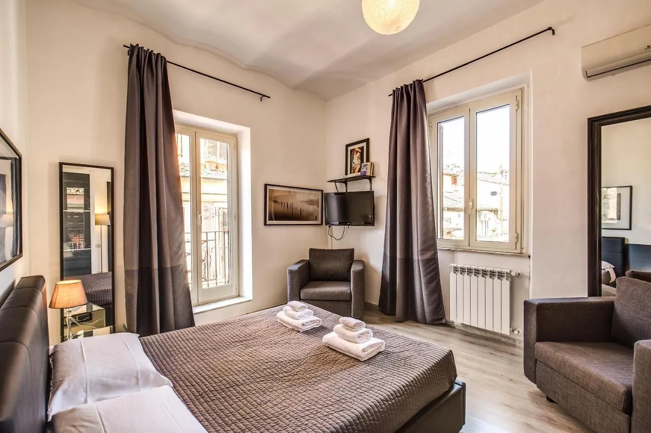 Lovely Apartment With Balcony In Campo De' Fiori Rome 0*,