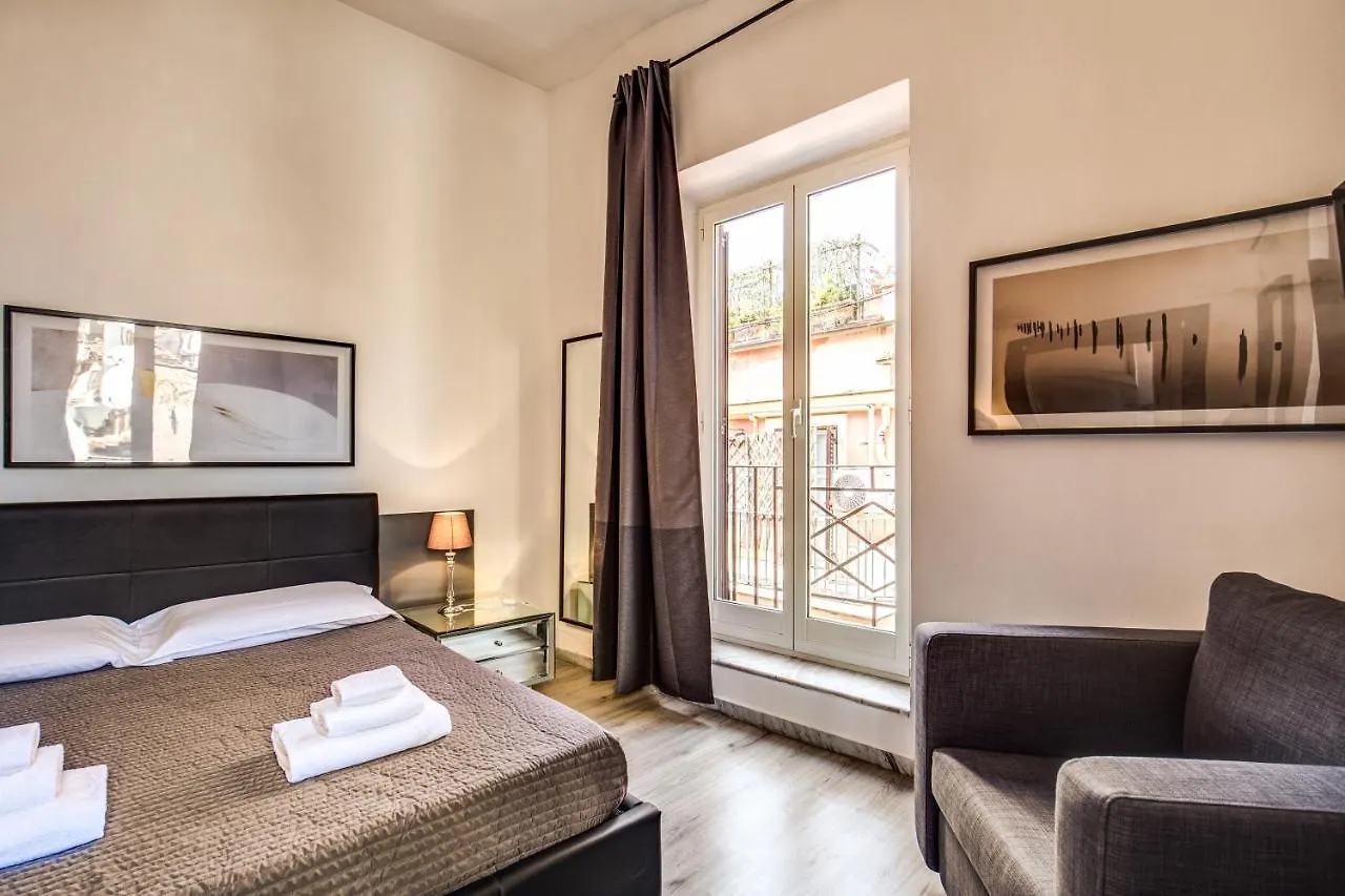 Lovely Apartment With Balcony In Campo De' Fiori Rome