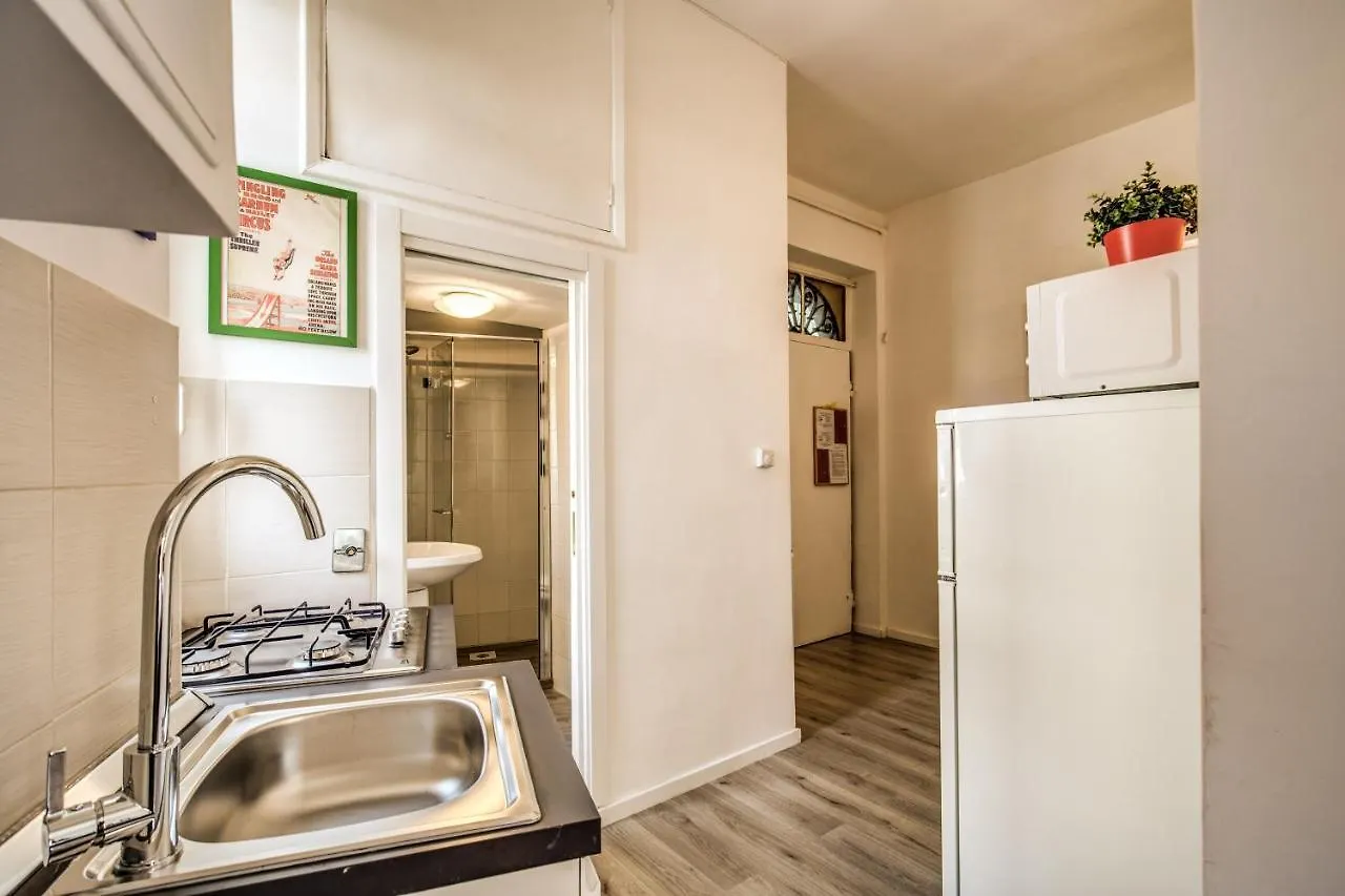Lovely Apartment With Balcony In Campo De' Fiori Rome 0*,