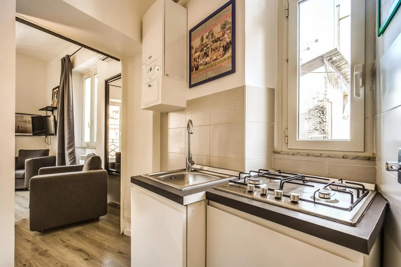 Lovely Apartment With Balcony In Campo De' Fiori Rome 0*,