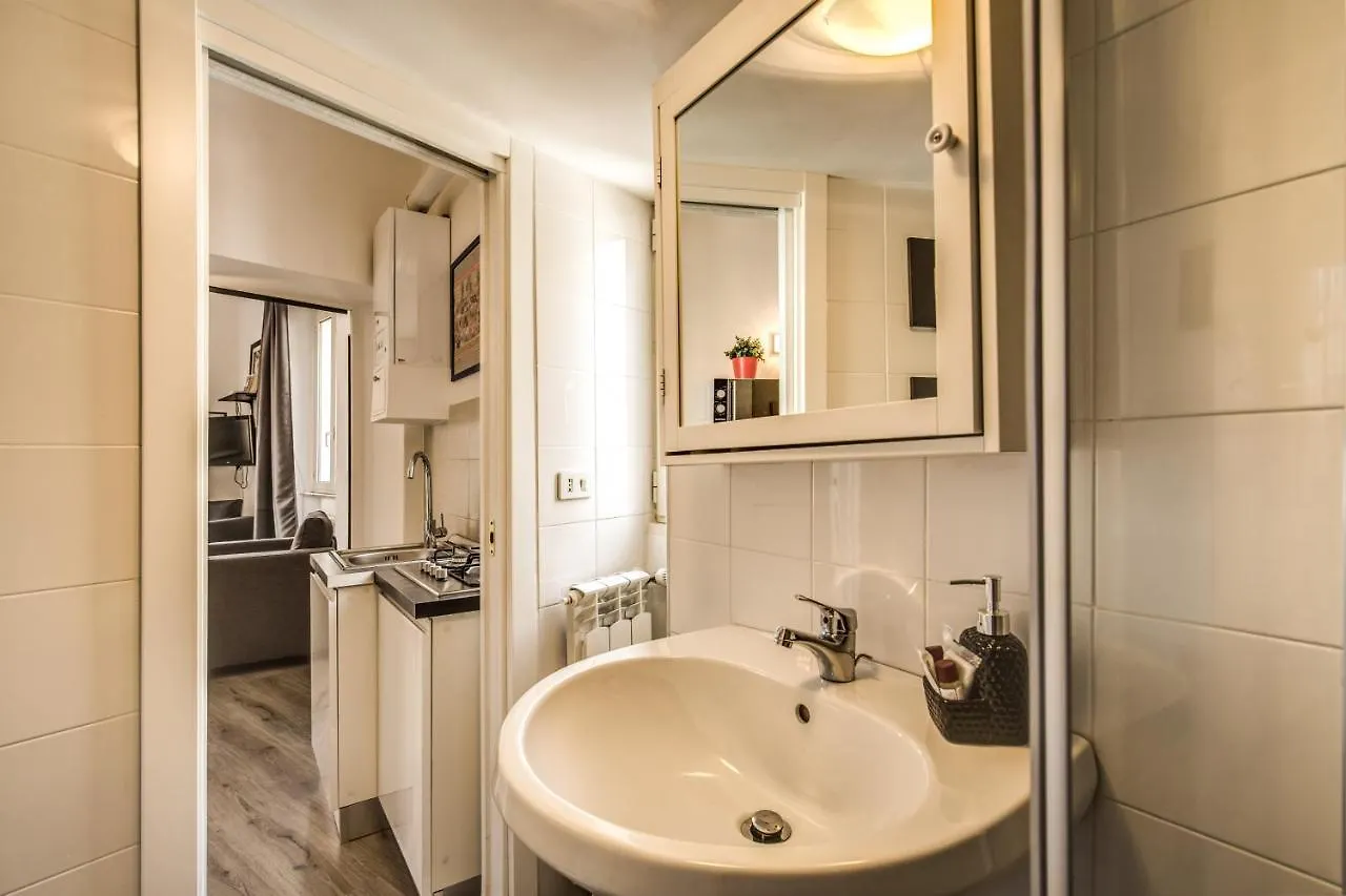 Lovely Apartment With Balcony In Campo De' Fiori Rome Italie