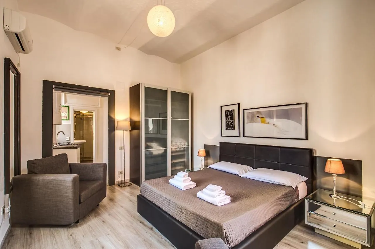 Lovely Apartment With Balcony In Campo De' Fiori 로마 이탈리아