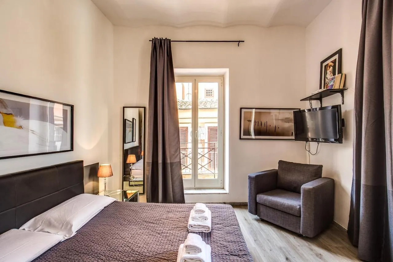 Lovely Apartment With Balcony In Campo De' Fiori 로마 0*,  이탈리아