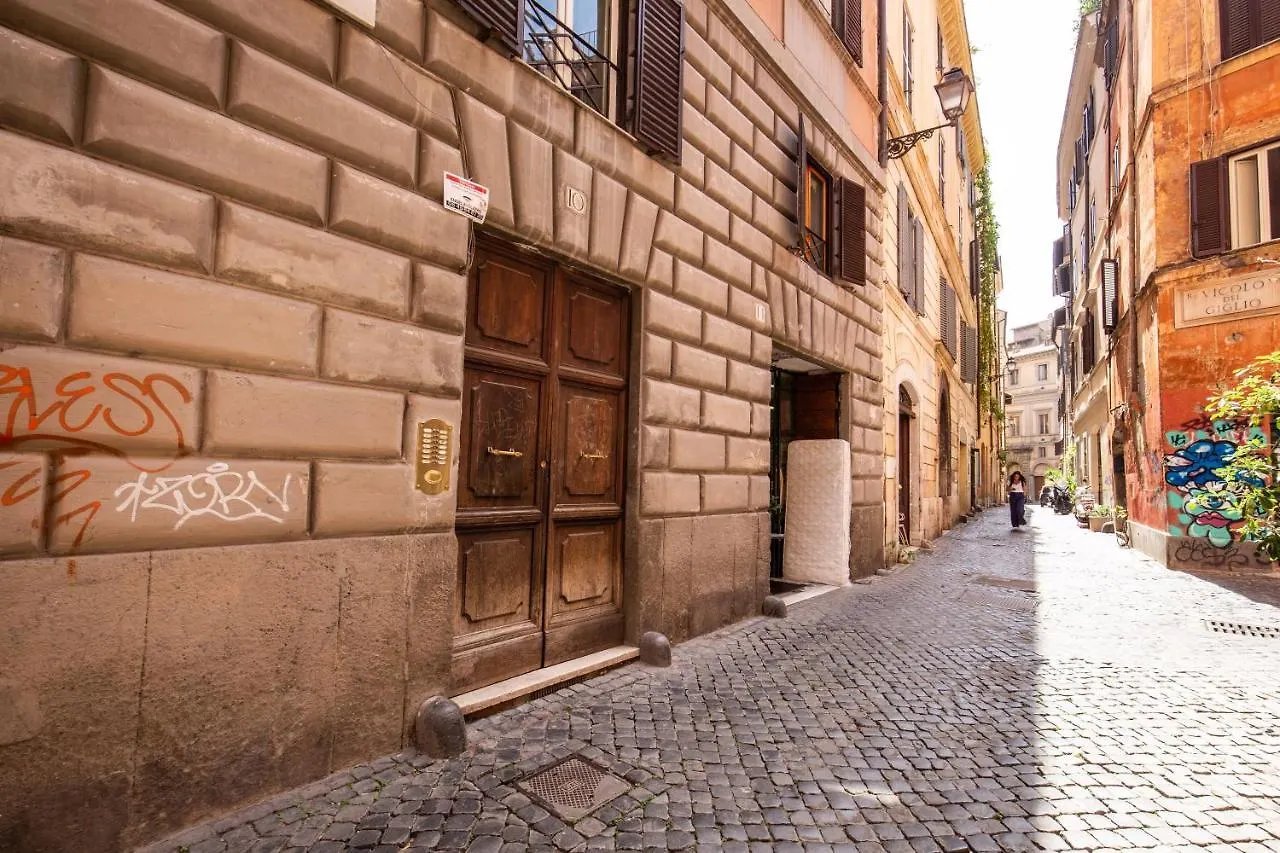 Lovely Apartment With Balcony In Campo De' Fiori 로마 0*,  이탈리아